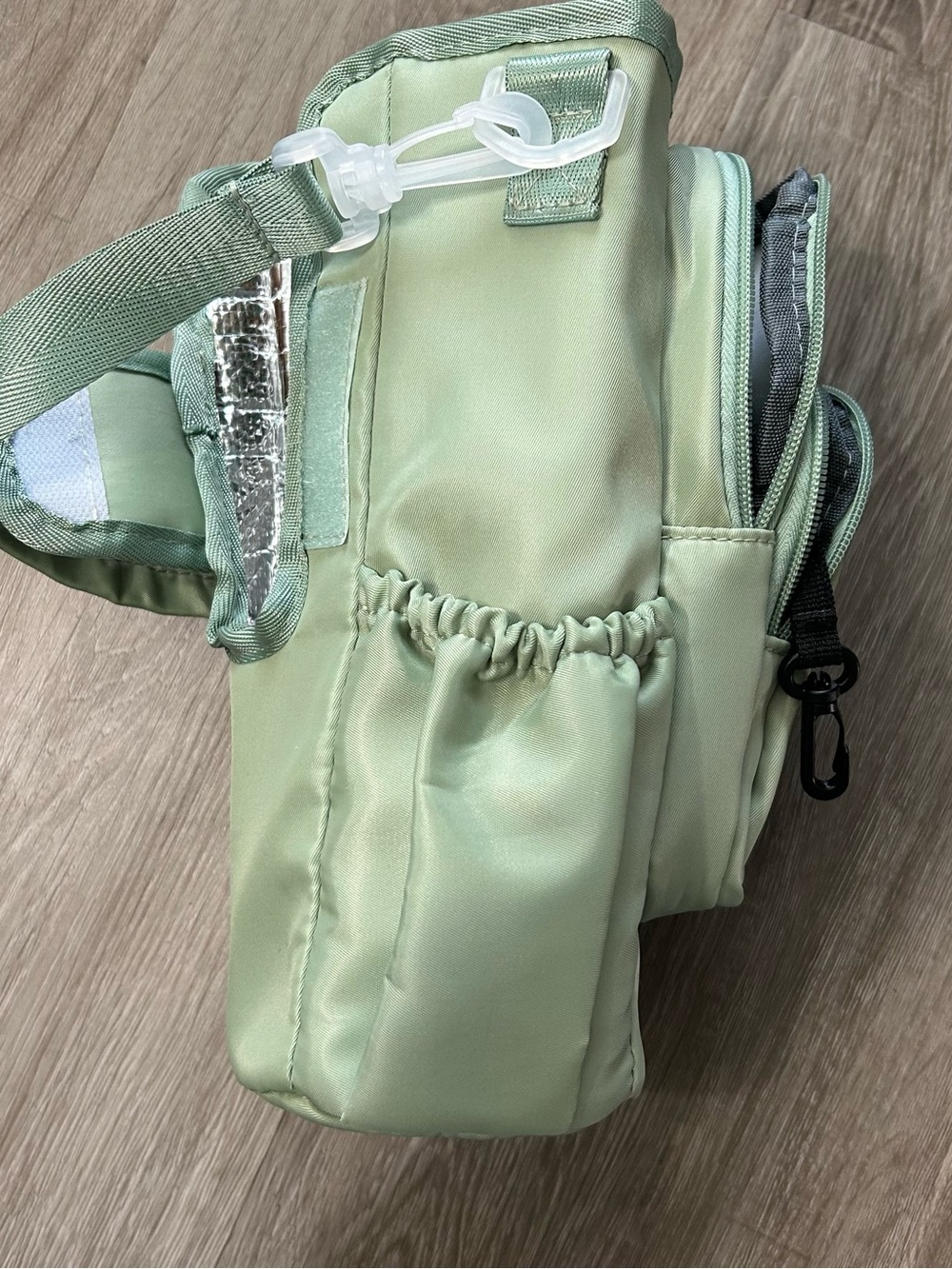 Green Insulated Bottle Carrier Fits 30-40oz Tumbler w/Pockets - Picture 4 of 6